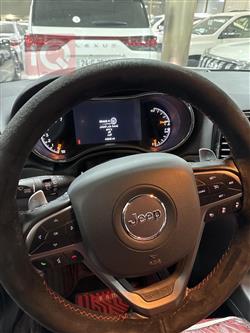 جیپ گراند شیرۆکی